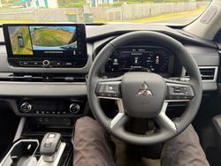 2025 Mitsubishi Outlander LS