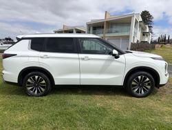 2025 Mitsubishi Outlander LS