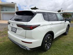 2025 Mitsubishi Outlander LS