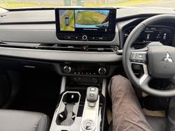 2025 Mitsubishi Outlander LS