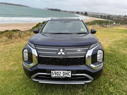 2025 Mitsubishi Outlander LS