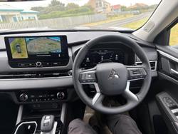 2025 Mitsubishi Outlander LS