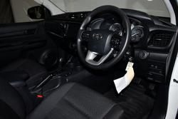 2024 Toyota Hilux SR