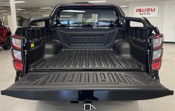 2025 Isuzu D-MAX BLADE MY25.5 4X4 Dual Range Basalt Black