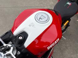 2023 DUCATI PANIGALE V2 BAYLISS 20TH ANNIV RED/WHITE