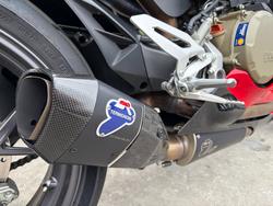 2023 DUCATI PANIGALE V2 BAYLISS 20TH ANNIV RED/WHITE