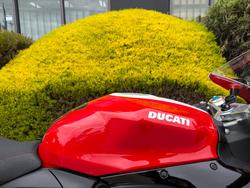 2023 DUCATI PANIGALE V2 BAYLISS 20TH ANNIV RED/WHITE