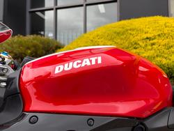 2023 DUCATI PANIGALE V2 BAYLISS 20TH ANNIV RED/WHITE