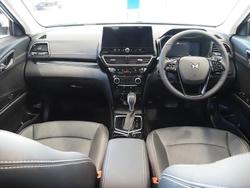 2025 Mahindra XUV3XO AX7L