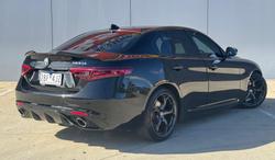 2017 Alfa Romeo Giulia Veloce Black