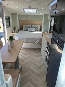 2025 Olympic Marathon 21' Family Van