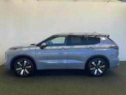 2025 Mitsubishi Outlander Exceed