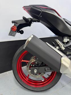 2025 Kawasaki Z500 SE Z Red