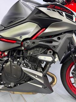 2025 Kawasaki Z500 SE Z Red