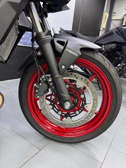 2025 Kawasaki Z500 SE Z Red