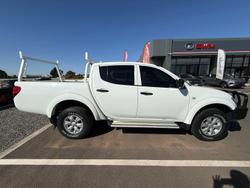 2015 Mitsubishi Triton GLX