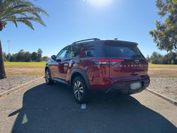 2024 Nissan Pathfinder Ti