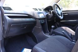 2015 Suzuki Swift GL Navigator