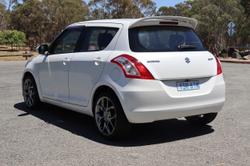 2015 Suzuki Swift GL Navigator