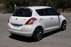 2015 Suzuki Swift GL Navigator