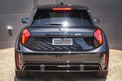 2025 MINI Cooper JCW E Favoured