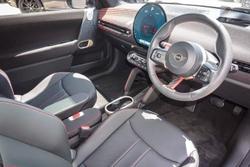 2025 MINI Cooper JCW E Favoured