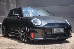2025 MINI Cooper JCW E Favoured