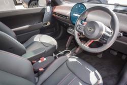 2025 MINI Cooper JCW E Favoured