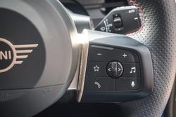 2025 MINI Aceman JCW E Favoured