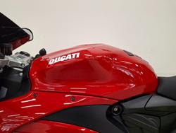 2025 DUCATI PANIGALE V2 Red