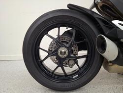 2025 DUCATI PANIGALE V2 Red