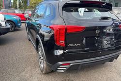 2025 GWM Haval Jolion Premium A01 Golden Black (8T01)