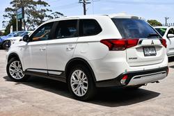 2021 Mitsubishi Outlander ES