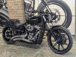 2017 Harley-Davidson Breakout 114 (FXBRS) Softail Black