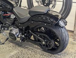 2017 Harley-Davidson Breakout 114 (FXBRS) Softail Black