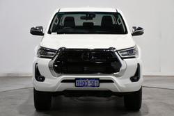 2022 Toyota Hilux SR5