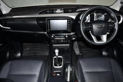 2022 Toyota Hilux SR5