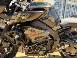 2016 YAMAHA MT-10