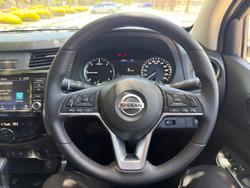 2025 Nissan Navara ST-X