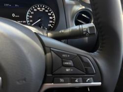 2025 Nissan Navara ST-X