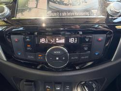 2025 Nissan Navara ST-X