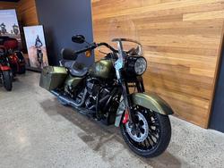 2017 Harley-davidson FLHRXS ROAD KING SPECIAL Beige