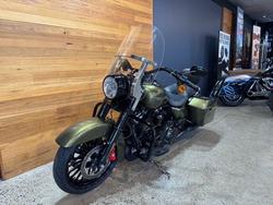 2017 Harley-davidson FLHRXS ROAD KING SPECIAL Beige