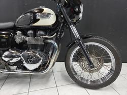 2010 TRIUMPH BONNEVILLE T100 White