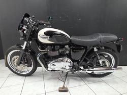 2010 TRIUMPH BONNEVILLE T100 White