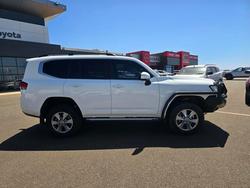 2021 Toyota LANDCRUISER LC300 3.3L V6 DSL VX 7 Seats Glacier White