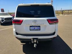 2021 Toyota LANDCRUISER LC300 3.3L V6 DSL VX 7 Seats Glacier White