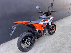 2025 Ktm 390 SMC R ORANGE