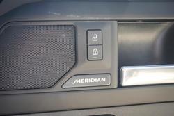 2025 Land Rover Defender 110 D350 X-Dynamic SE