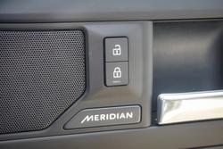 2025 Land Rover Defender 110 D250 S